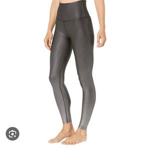 Beyond Yoga Spot On High Waisted Midi Leggings Small